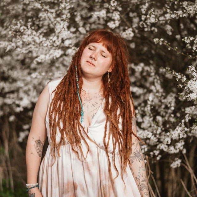 Erdgefluester erleben